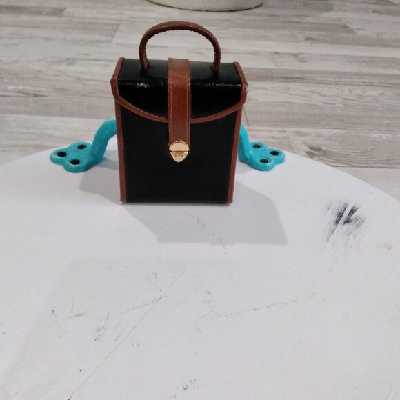 Jewelry travel box/case - Picture 1 of 6